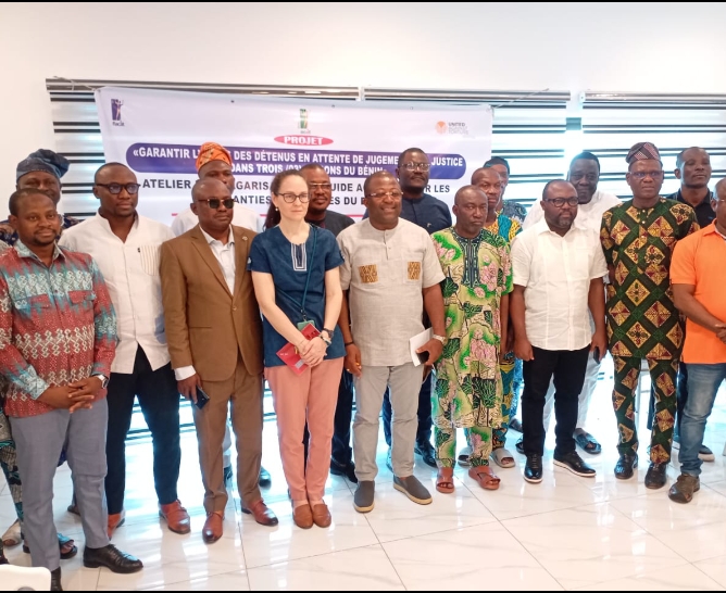 Renforcement des droits humains en milieu carcéral:L’ACAT-Bénin vulgarise le guide actualisé sur les garanties judiciaires des détenus auprès des acteurs du secteur
