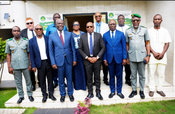 Visite à la FSOA:Le Ministre du Cadre de Vie et des Transports, chargé du Développement Durable Georges ALE séduit par le modèle du Fonds fiduciaire régional pour la conservation