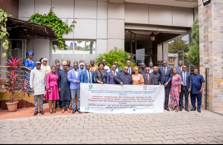 Mise en place et renforcement de capacités du Réseau Régional de Parlementaires du bassin de la Volta: le GWP-AO promeut une gouvernance solidaire de l’eau en Afrique de l’Ouest